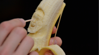 Illustration for article titled How a Banana Becomes Art